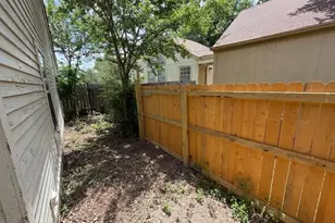 8811-B Pineridge Dr, Austin, TX 78729 - Photo 8