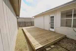 13103 Pollard Dr, Austin, TX 78727 - Photo 12