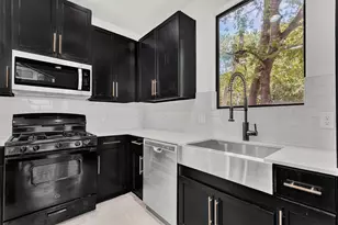 408 W Odell St, Austin, TX 78752 - Photo 8