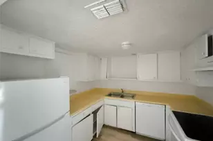 8611 Putnam Dr, Austin, TX 78757 - Photo 6