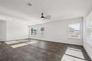 504 Elm Crk Dr, Hutto, TX 78634 - Photo 4