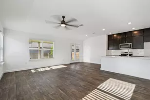 504 Elm Crk Dr, Hutto, TX 78634 - Photo 10