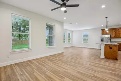 346 Webb Street, Smithville, TX 78957 - Photo 6