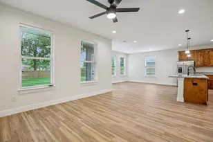 346 Webb St, Smithville, TX 78957 - Photo 6