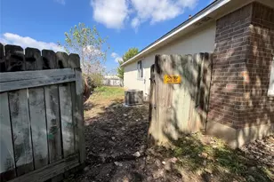 720 Brandi Cir, Kyle, TX 78610 - Photo 22