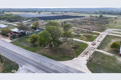 655 NW Loop 230, Smithville, TX 78957 - Photo 4