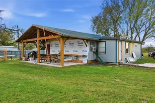 655 N W Loop 230, Smithville, TX 78957 - Photo 6