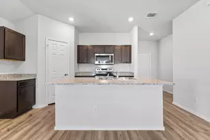 504 Wyatt Wy, Jarrell, TX 76537 - Photo 4