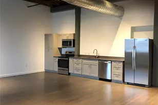 102 E 2nd St, Taylor, TX 76574 - Photo 4