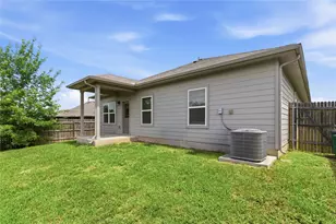 7121 Ranchito Dr, Austin, TX 78744 - Photo 32
