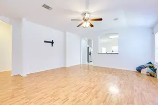 110 S Creek Bend Dr, Hutto, TX 78634 - Photo 10