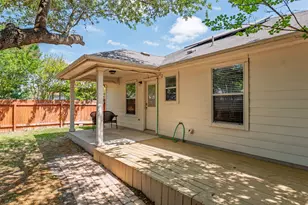 110 S Creek Bend Dr, Hutto, TX 78634 - Photo 32