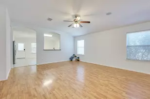 110 S Creek Bend Dr, Hutto, TX 78634 - Photo 2