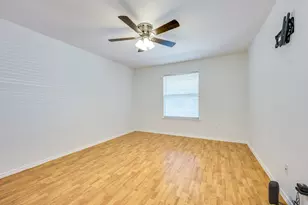 110 S Creek Bend Dr, Hutto, TX 78634 - Photo 24