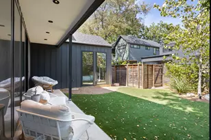 1913 Canterbury St, Austin, TX 78702 - Photo 34