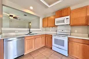 2011 Ashberry Trail W, Georgetown, TX 78626 - Photo 10