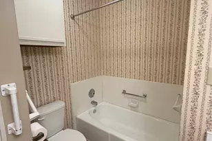 728 W San Antonio St, Lockhart, TX 78644 - Photo 10