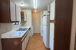 728 W San Antonio St, Lockhart, TX 78644 - Photo 4