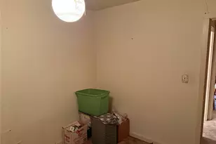 823 N Ellis St, Giddings, TX 78942 - Photo 24