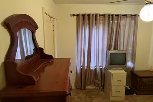 823 N Ellis St, Giddings, TX 78942 - Photo 22