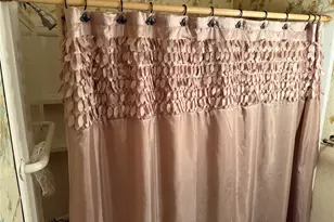 823 N Ellis St, Giddings, TX 78942 - Photo 8