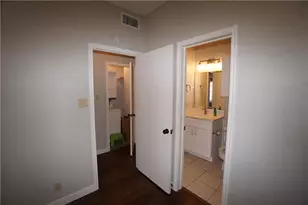 203 E 31st St, Austin, TX 78705 - Photo 26