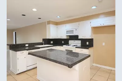 807 Country Club Road, Georgetown, TX 78628 - Photo 10