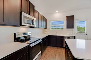 561 Greatest Gift Wy, Jarrell, TX 76537 - Photo 10