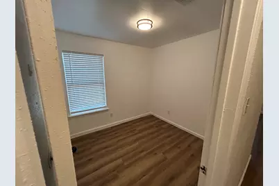 1118 Brookswood Ave E #B, Austin, TX 78721 - Photo 4