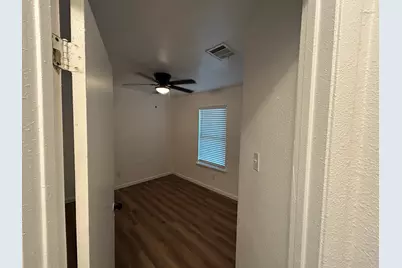 1118 Brookswood Ave E #B, Austin, TX 78721 - Photo 8