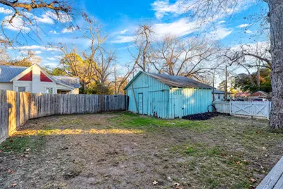 200 Gresham Street, Smithville, TX 78957 - Photo 36