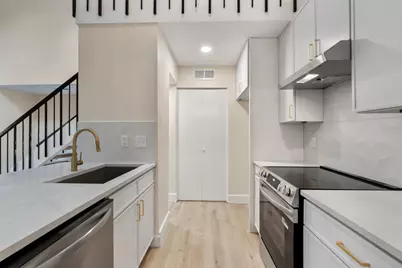 1702 Cinnamon Path, Austin, TX 78704 - Photo 12