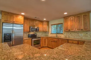 420 7th St, Marble Falls, TX 78654 - Photo 4