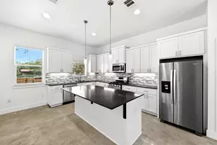 6213 Felix Ave, Austin, TX 78741 - Photo 10