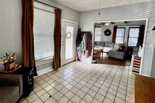802 Hudgins St, Smithville, TX 78957 - Photo 8