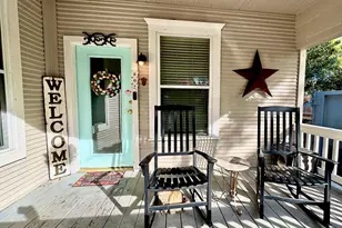 802 Hudgins St, Smithville, TX 78957 - Photo 2