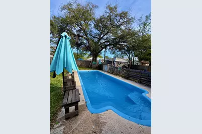 802 Hudgins Street, Smithville, TX 78957 - Photo 4