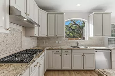 4509 Hibiscus Valley Drive, Austin, TX 78739 - Photo 6