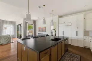 705 W 10th St, Georgetown, TX 78626 - Photo 6