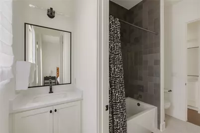 705 W 10th Street, Georgetown, TX 78626 - Photo 32