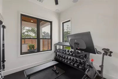 705 W 10th Street, Georgetown, TX 78626 - Photo 22