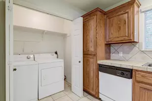 106 E 46th St, Austin, TX 78751 - Photo 8