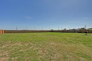 117 Castellana Wy, Elgin, TX 78621 - Photo 28