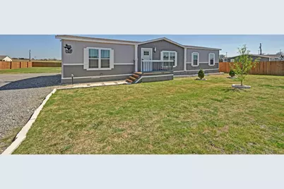 117 Castellana Way, Elgin, TX 78621 - Photo 2