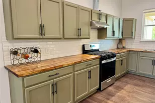 1353 Red Town Rd, Elgin, TX 78621 - Photo 8