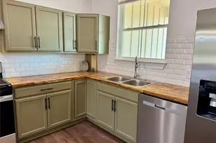 1353 Red Town Rd, Elgin, TX 78621 - Photo 10