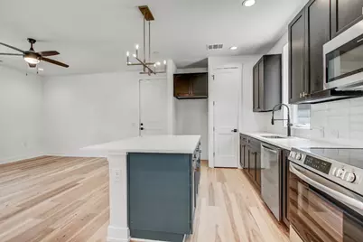 4127 E 12th Street #4, Austin, TX 78721 - Photo 4
