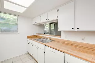5208 Bogey Ct, Austin, TX 78744 - Photo 14
