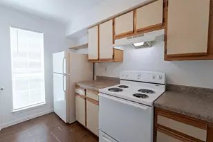 2430 Cromwell Cir, Austin, TX 78741 - Photo 10