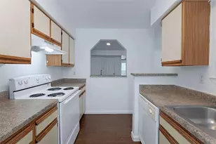 2430 Cromwell Cir, Austin, TX 78741 - Photo 12